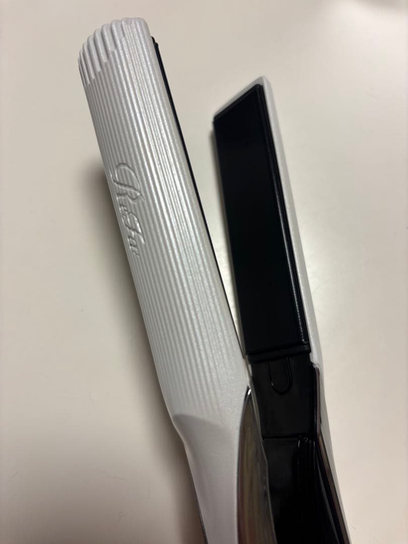 リファ　ストレートヘアアイロン　ホワイト