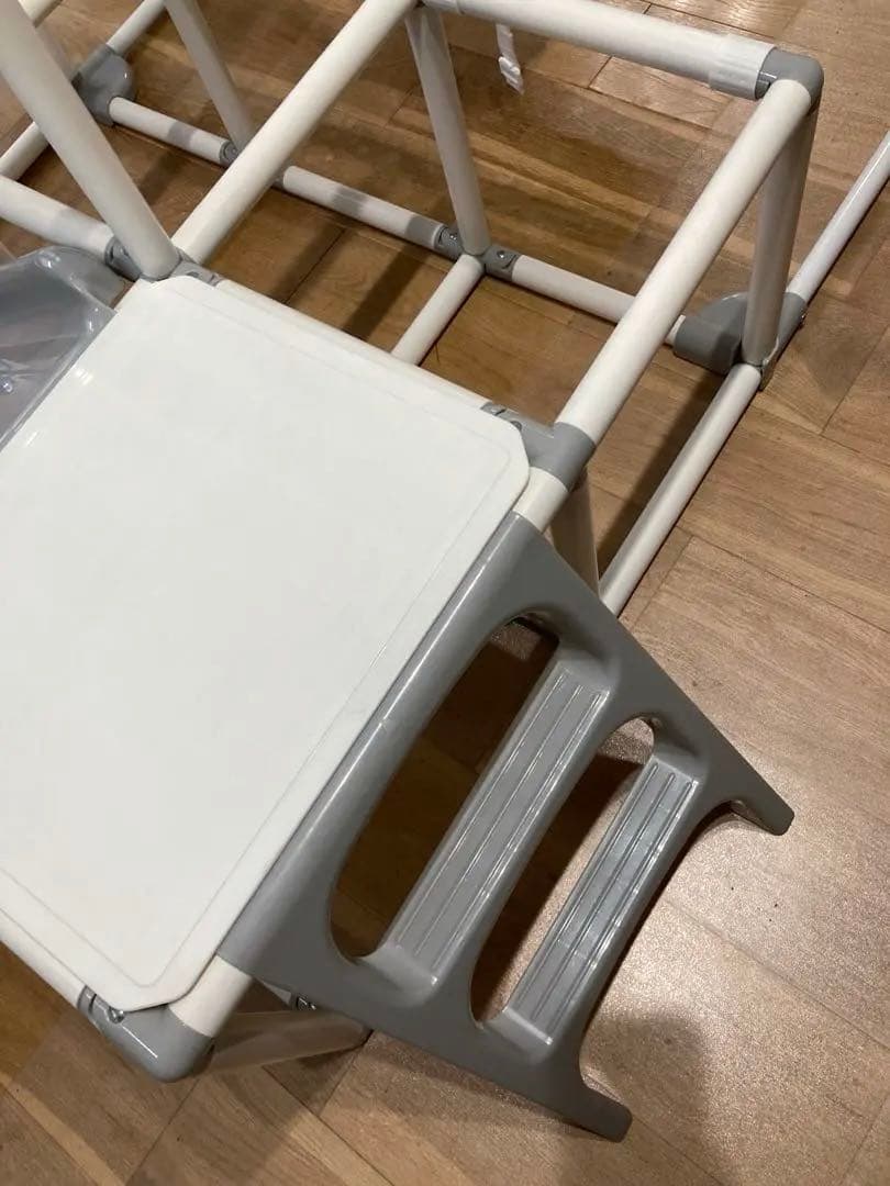 野中製作所　スライダー付きベビージム グレー・ホワイト