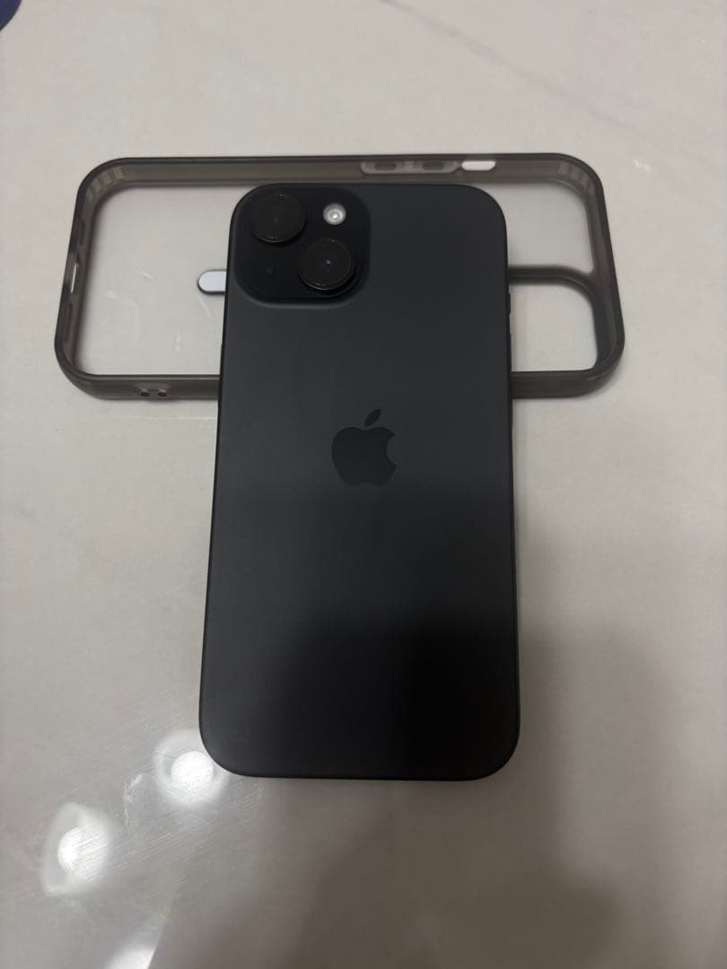 Apple iPhone 15 本体 ブラック128GB バティッリ100%