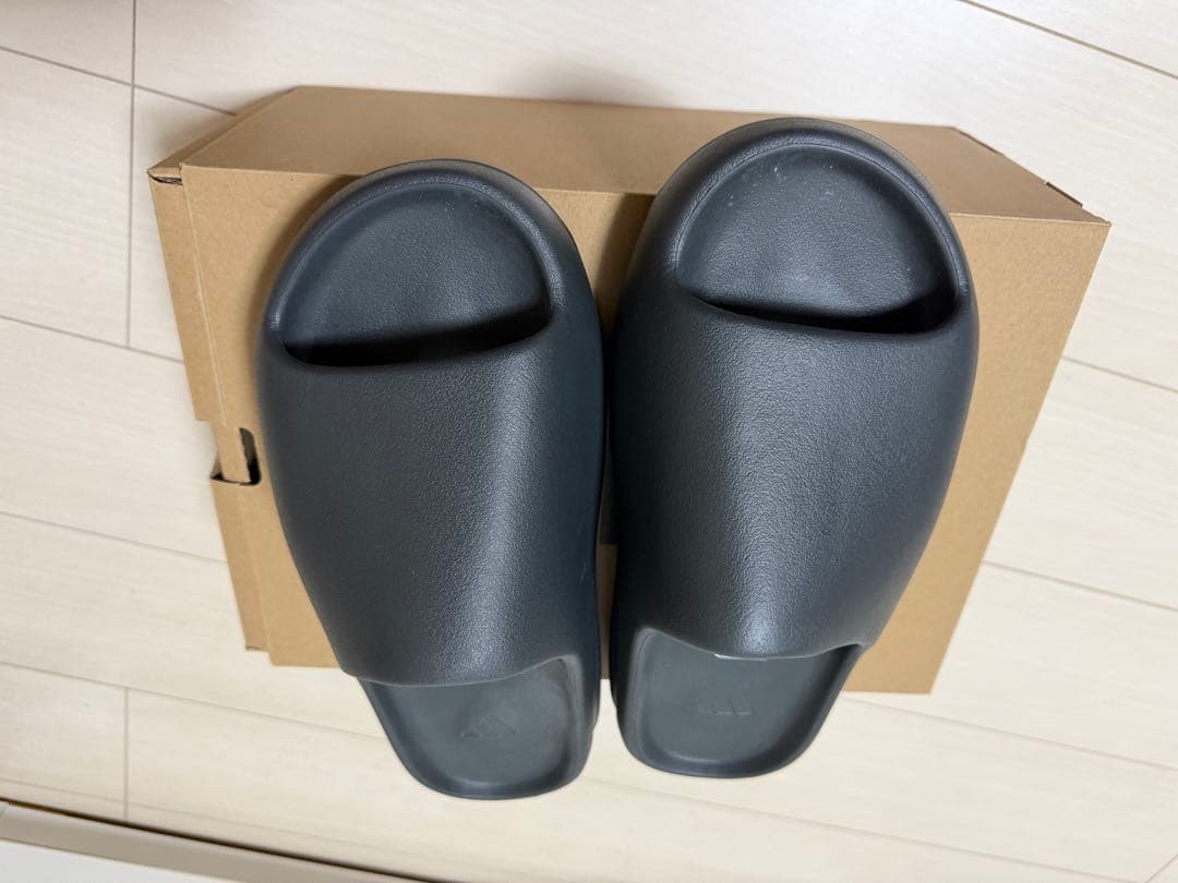 靴 adidas YEEZY SLIDE Dark Onyx