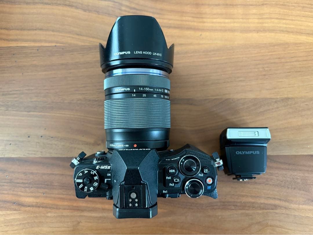 OLYMPUS OM-D ミラーレス一眼 14-150mm
