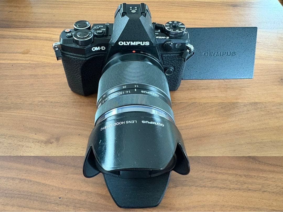 OLYMPUS OM-D ミラーレス一眼 14-150mm