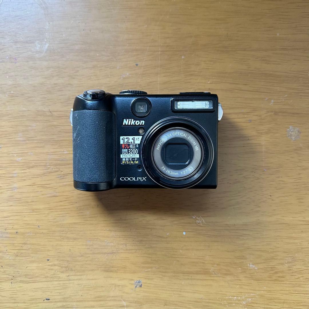 Nikon コンパクトデジタルカメラ