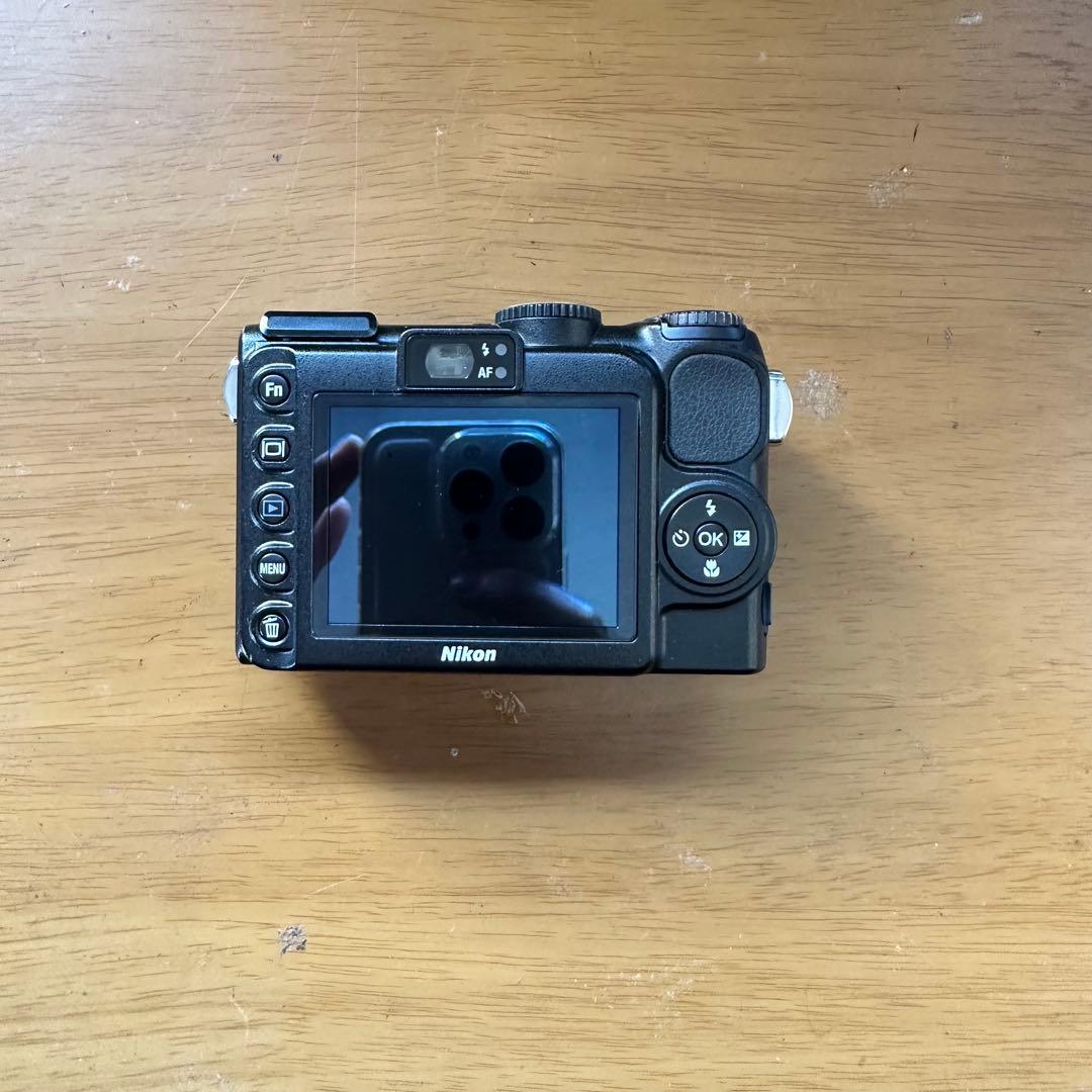 Nikon コンパクトデジタルカメラ