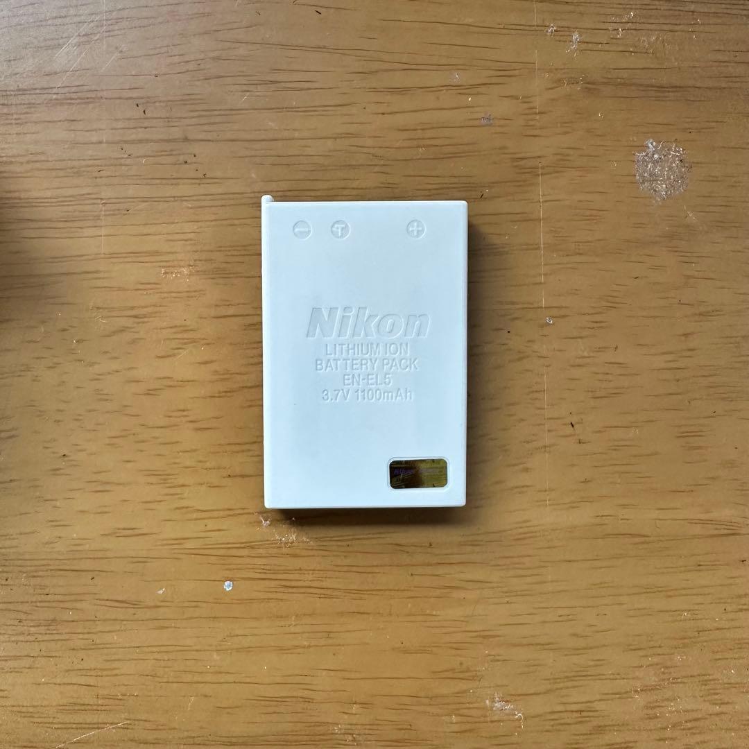 Nikon コンパクトデジタルカメラ