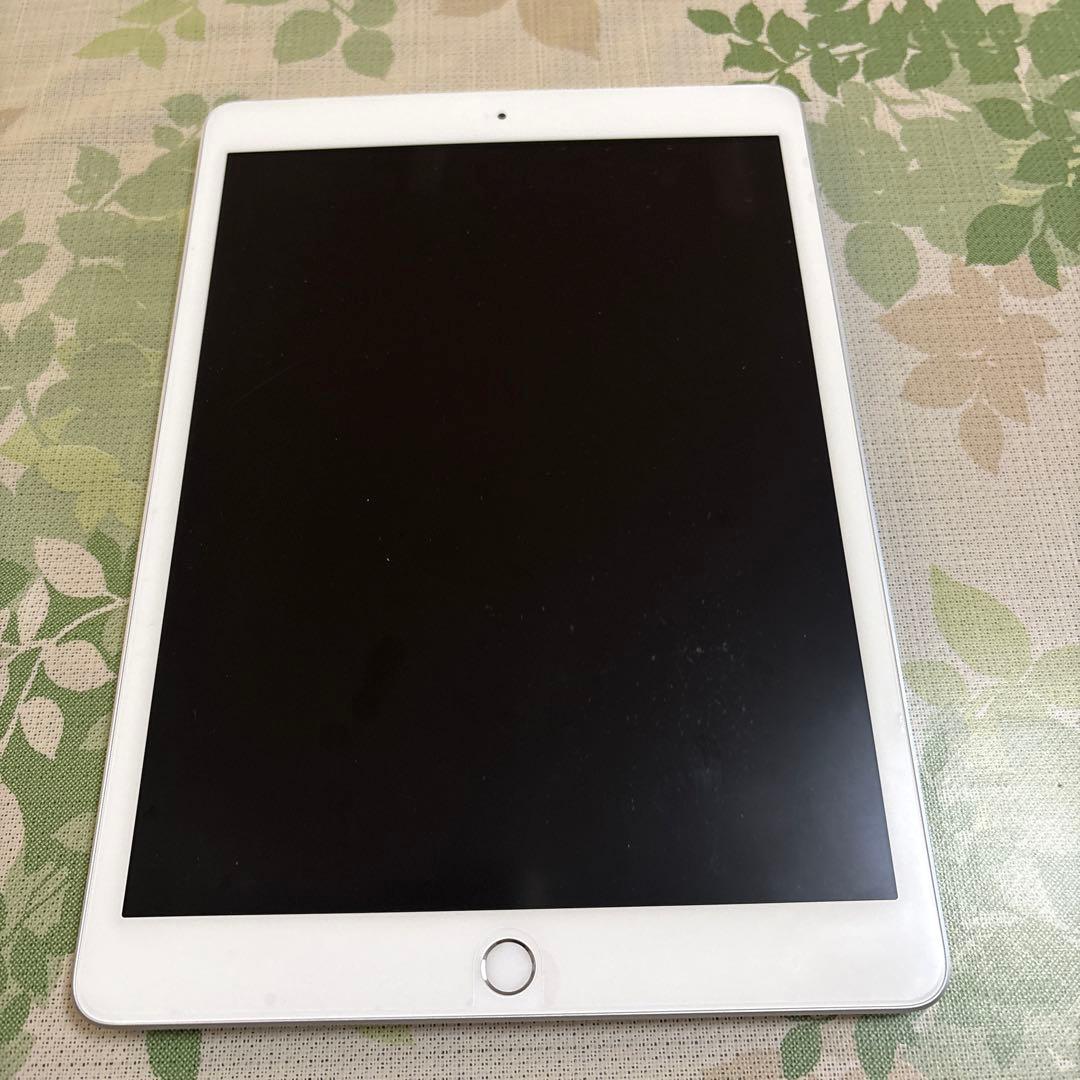 iPad本体 シルバー + ELECOMキーボード