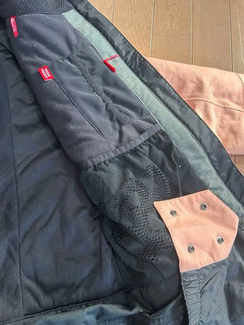 ピンク スノーボードウェア 女性用