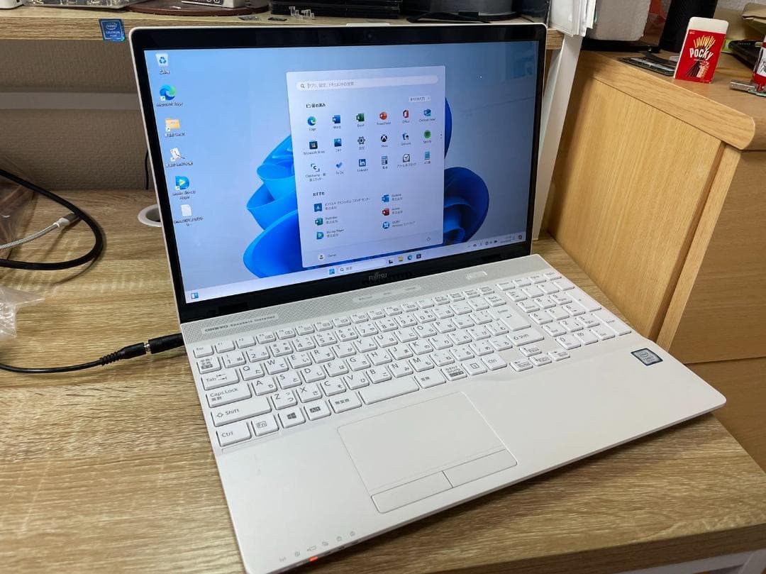 美品 富士通 第8世代i7 16GB SSD+HDD Office付きW