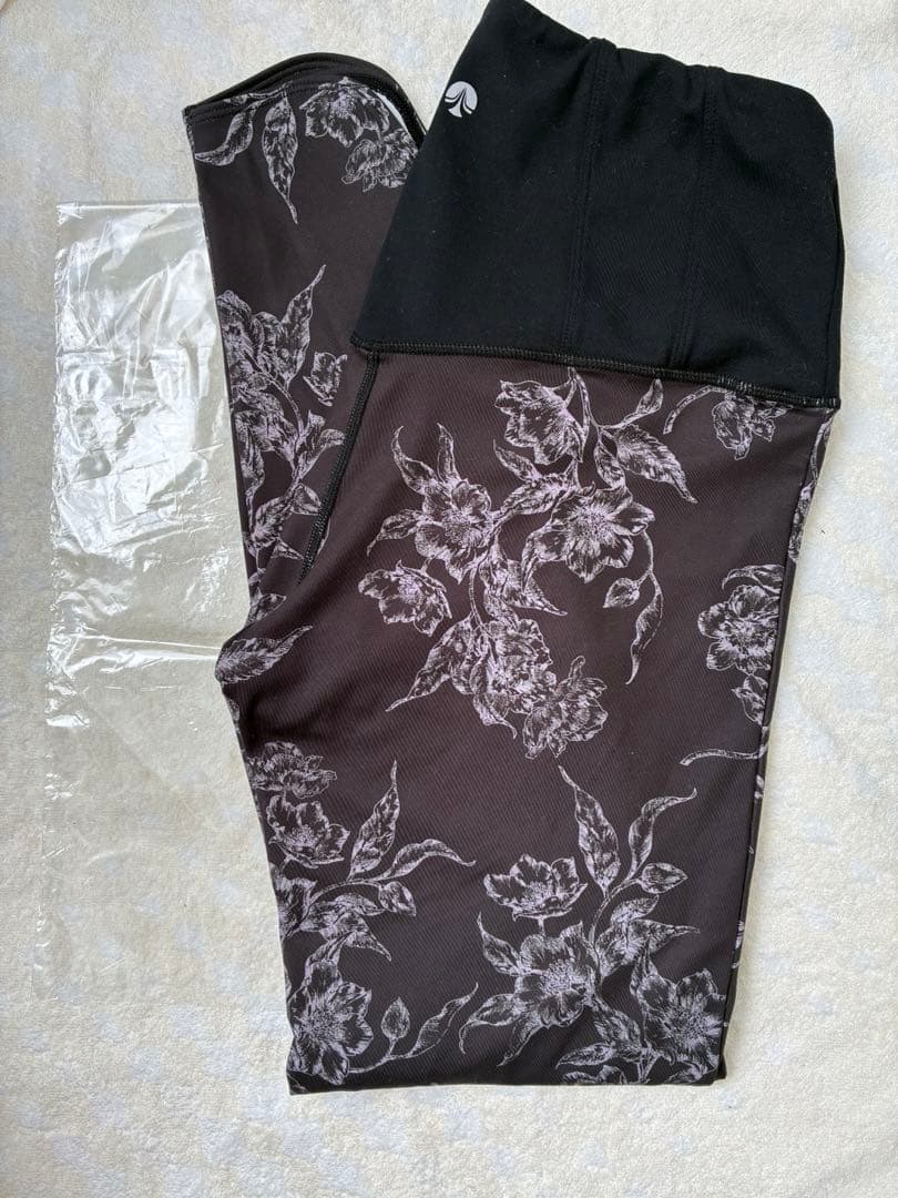 SUKALA アンティークプリントレギンス ブラックL