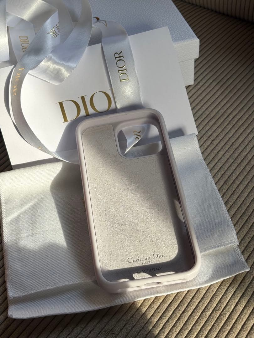 【美品・箱・リボン付】DiorTravel iPhone16promax用ケース