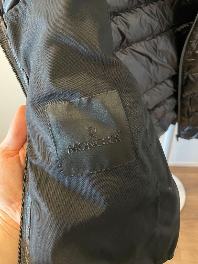 MONCLER DELPY ブラック ダウンベスト サイズ:3