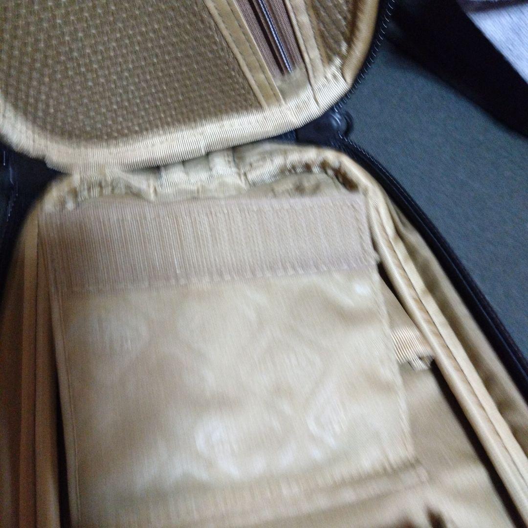 ハザード4 ブラック スリングバッグ