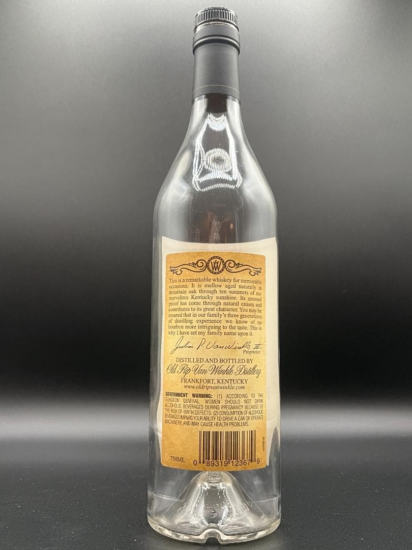 バーボンウイスキーパピーヴァンウィンクルリップヴァンウィンクル10年　空瓶　希少