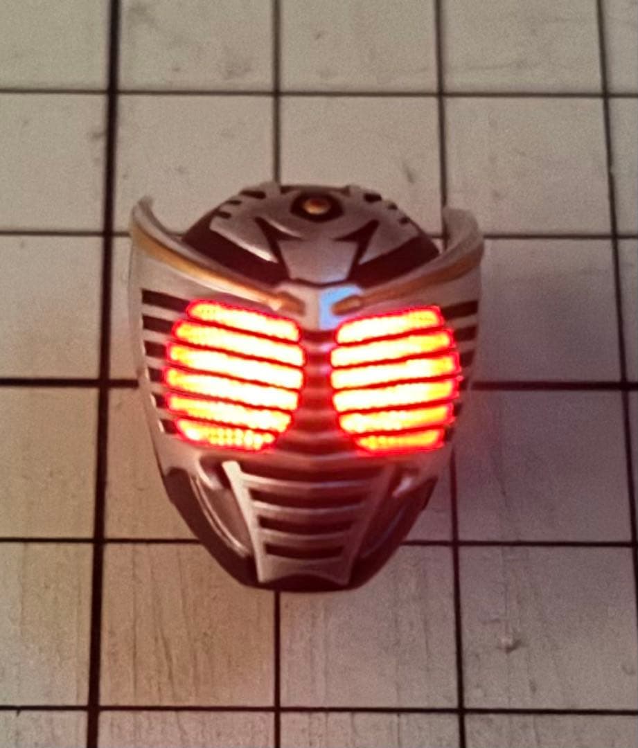【新品】即発送！　フィギュアーツ真骨彫製法専用　仮面ライダー龍騎　発光ヘッド