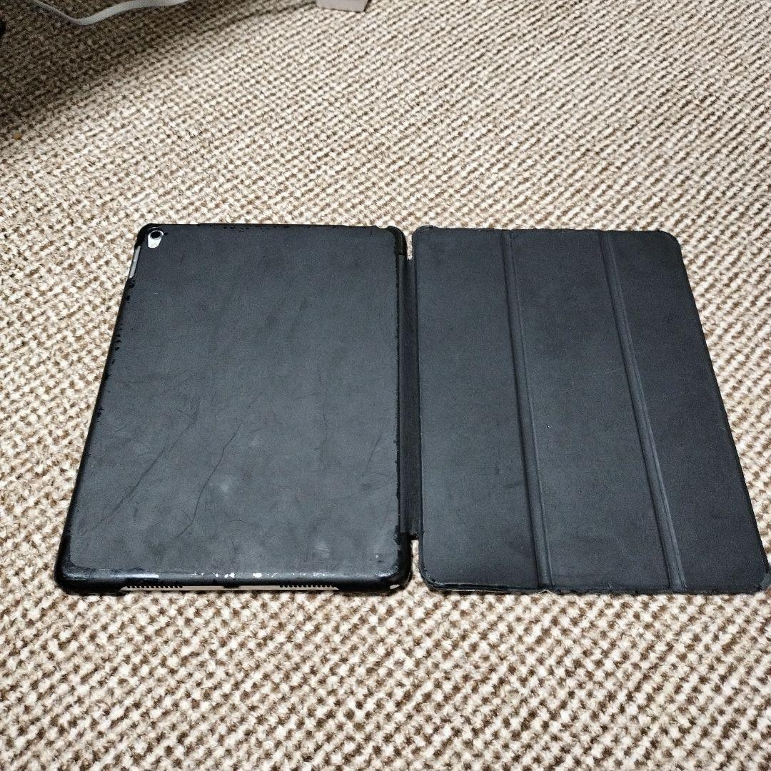 Apple iPad 9.7インチ シルバー 本体 タッチペン、本体ケース付き