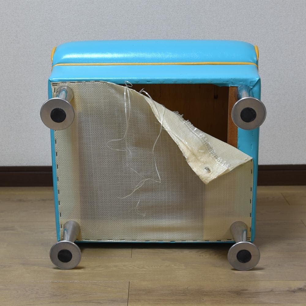 【NXT】ITOH FURNITURE INC 合皮オットマン（裏やぶれ）