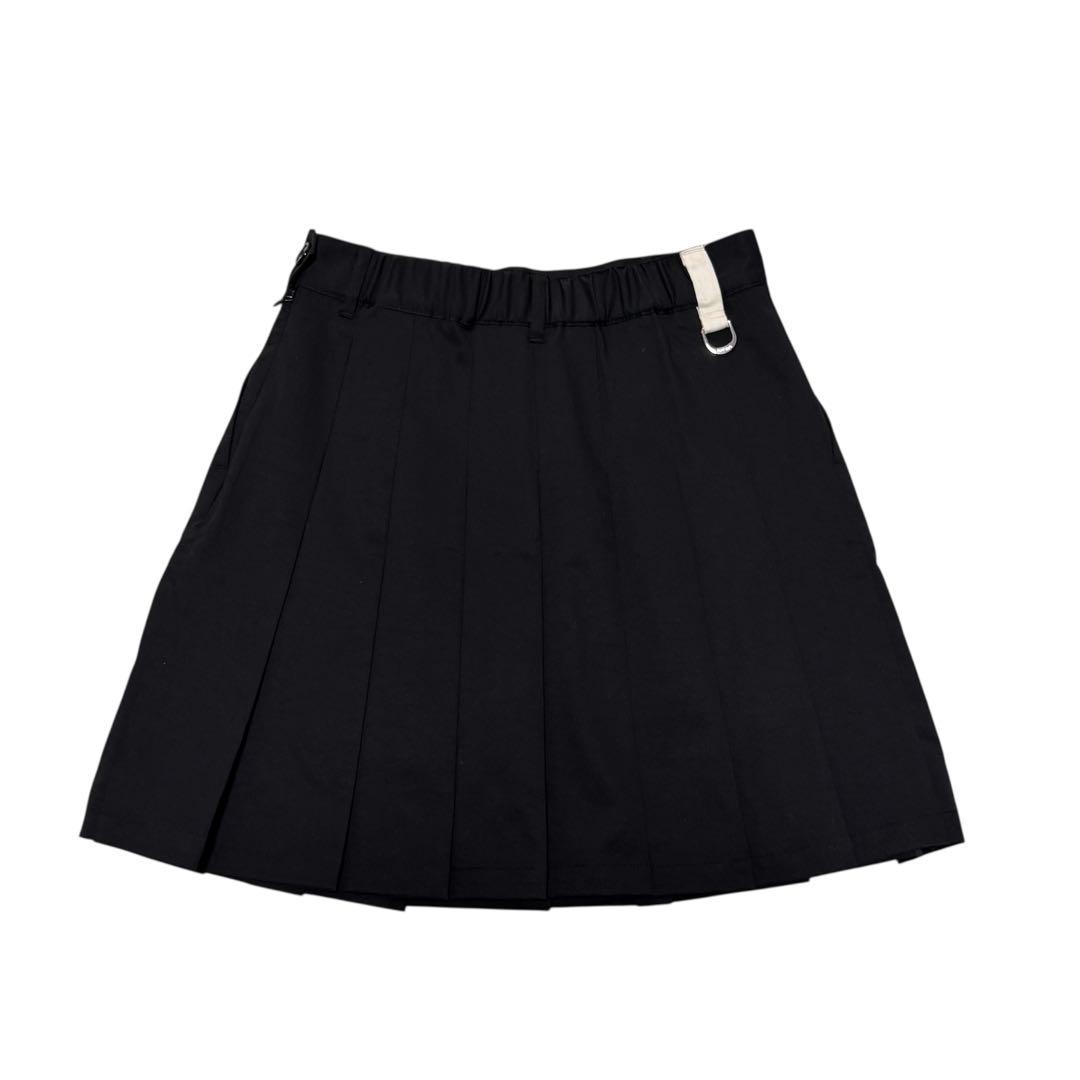 NEW ERAプリーツスカート ロゴ刺繍 インナーパンツ付き ブラック