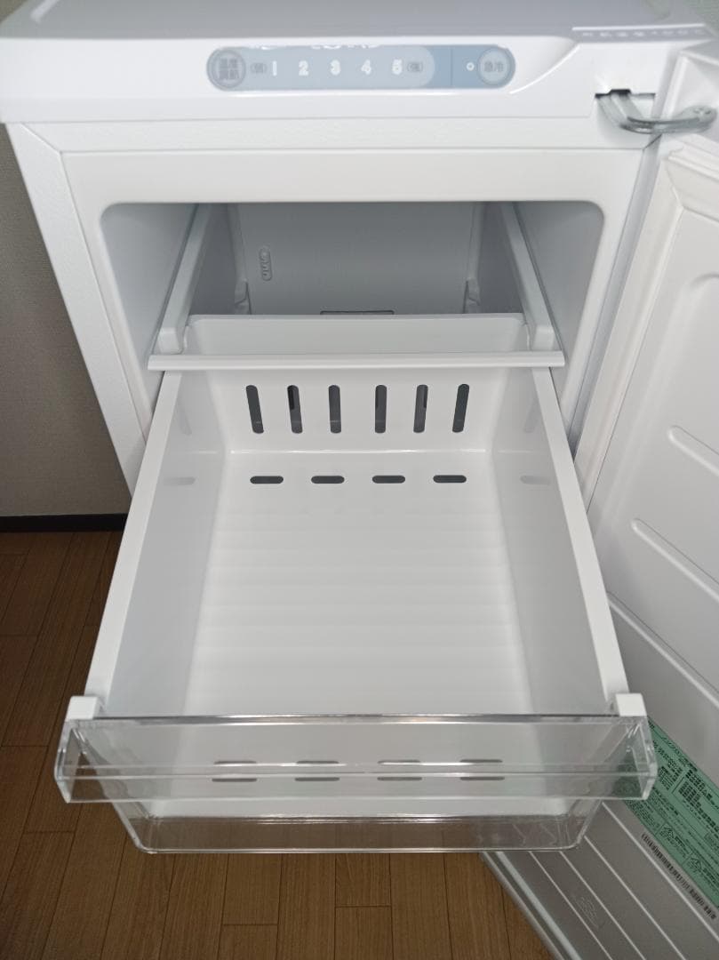 【2024年製・高年式】アイリスオーヤマ 冷凍庫 80L（IUSN-8A-W）