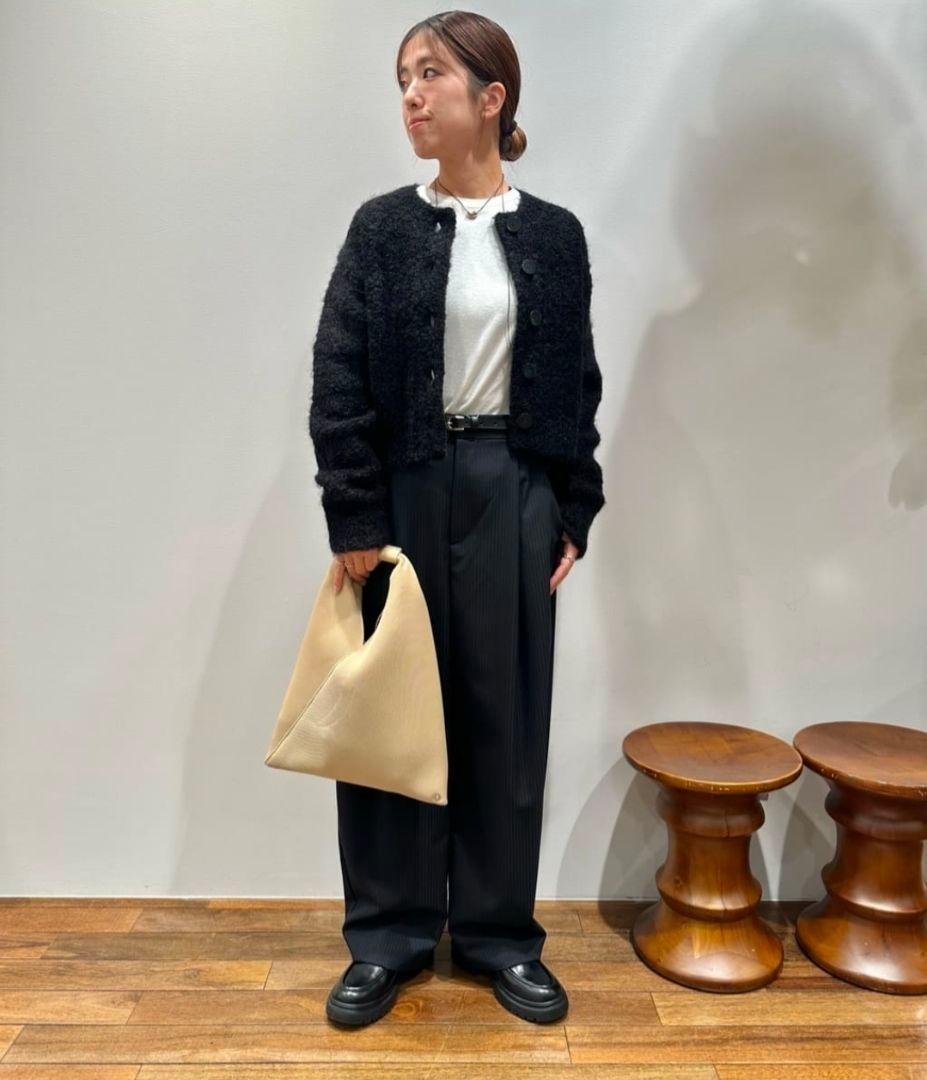 ウールブレンド ブークレ クルーネックカーディガン ブラック