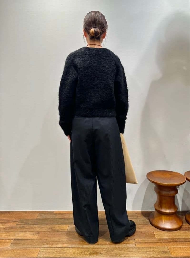 ウールブレンド ブークレ クルーネックカーディガン ブラック