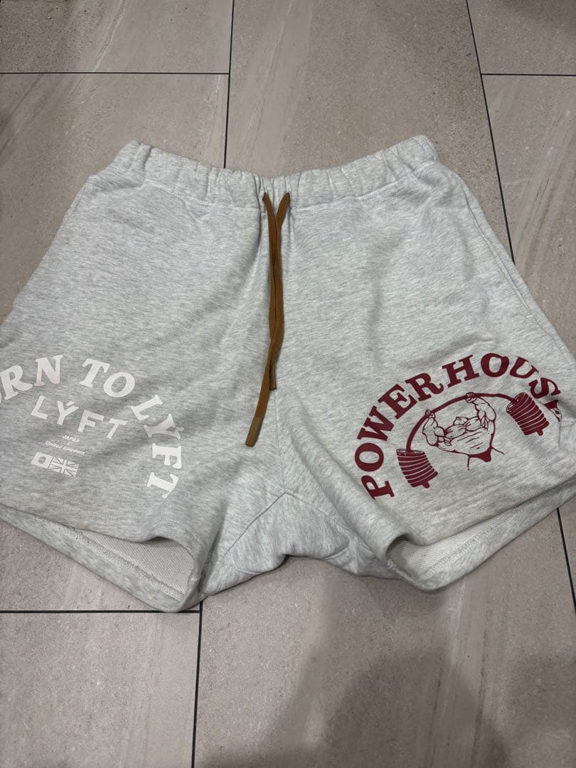 LYFT グレー ショートパンツ Sサイズ