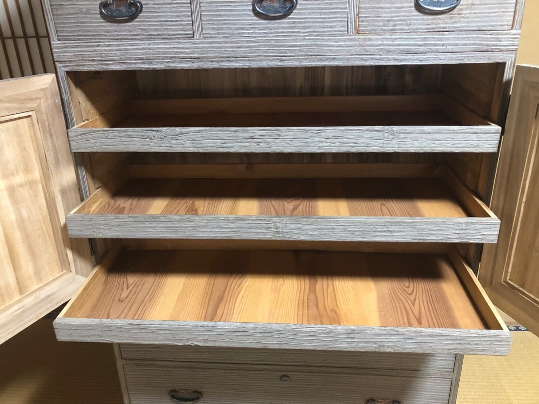 中古　桐箪笥　鍵付き