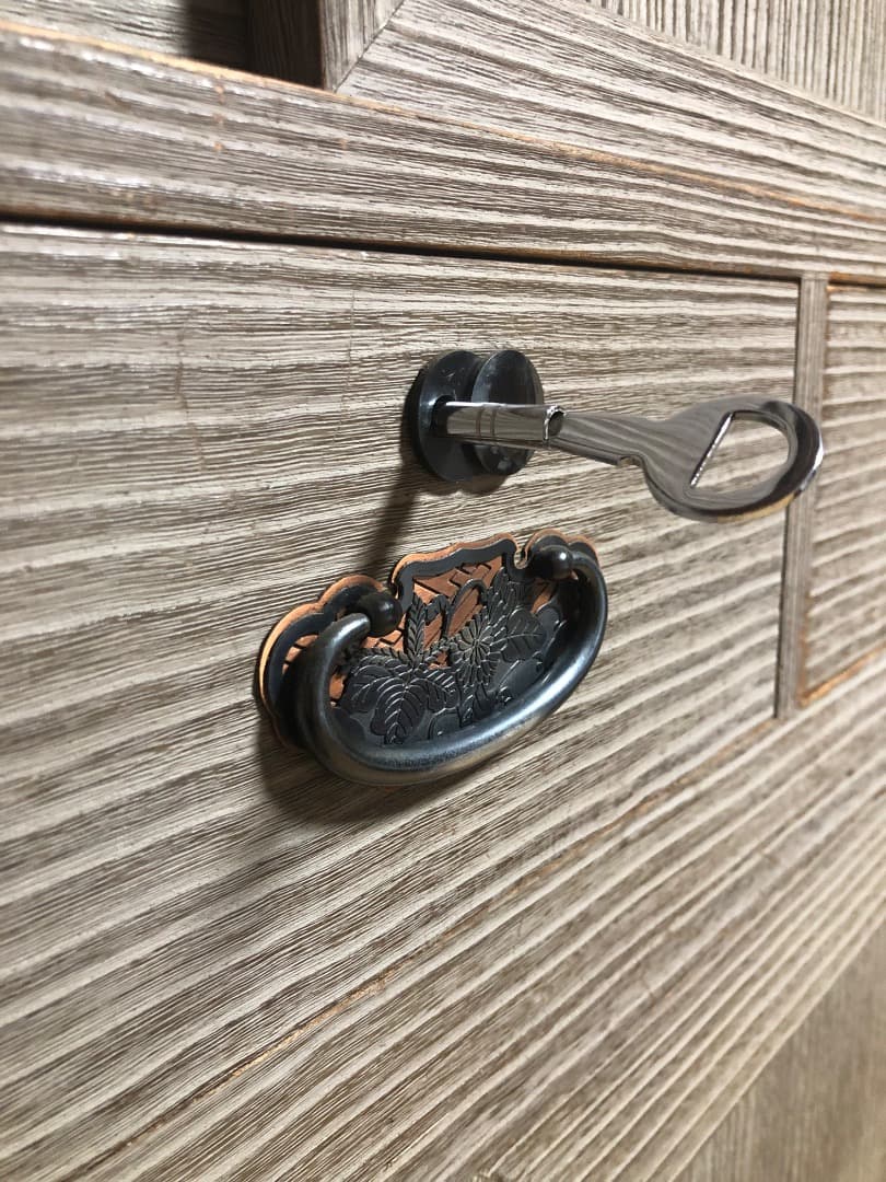 中古　桐箪笥　鍵付き