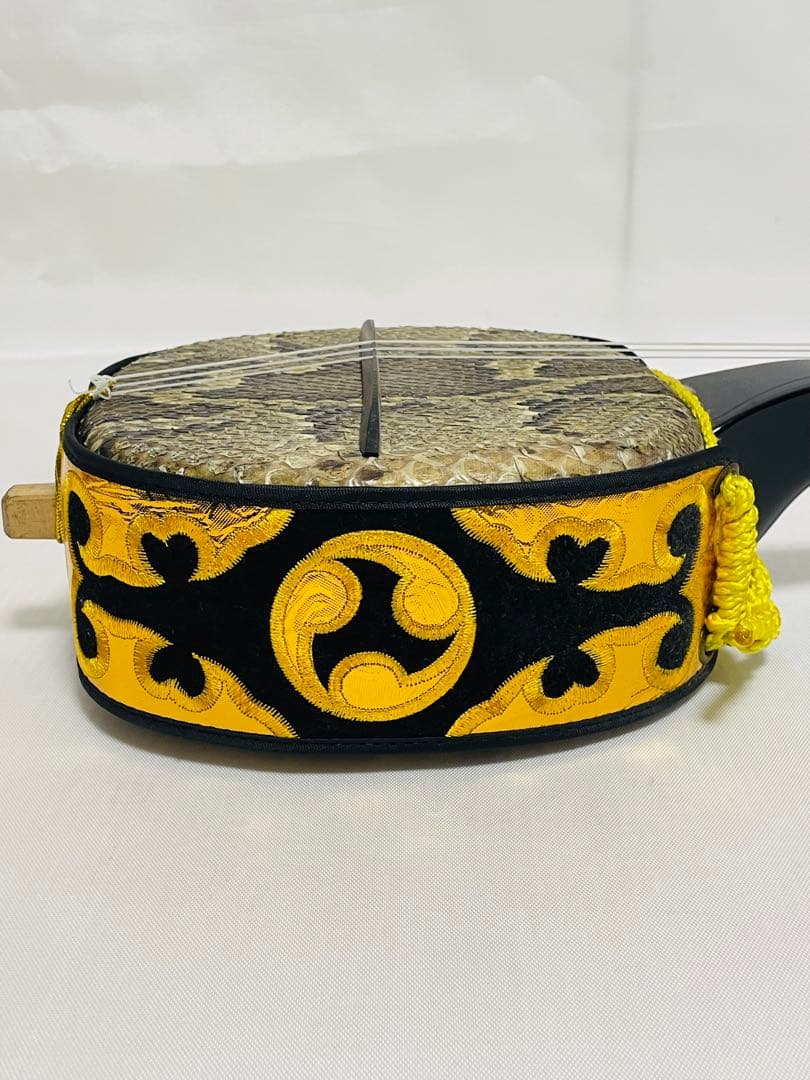 ちゅら咲　三線 本皮 本革 蛇皮 蛇革 琉球 沖縄 楽器　ソフトケース付き