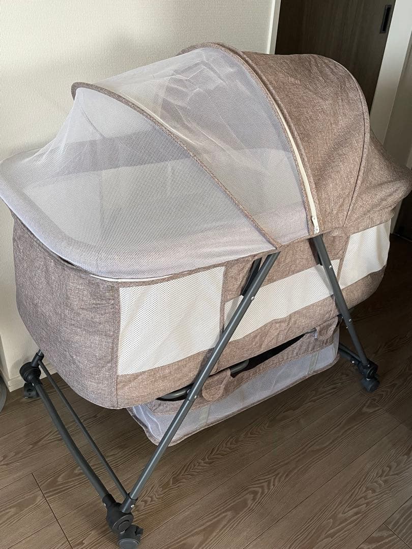 折りたたみ　ベビーベット　キャスター付き