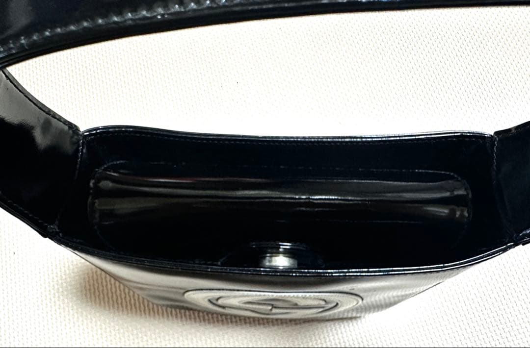 グッチ インターロッキングG ワンショルダーバッグパテントレザー