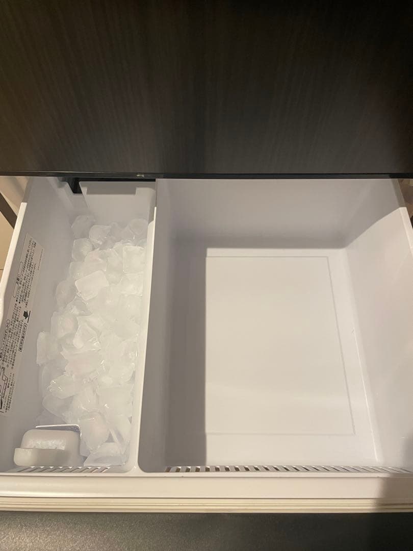 極美品　人気モデル　Aqours アクア　冷蔵庫　右開き　2024年式