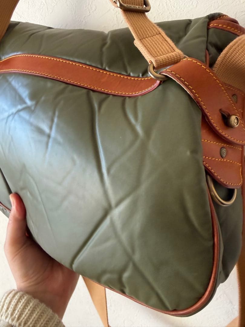 ハンティングワールド　バチュークロス　ショルダーバッグ