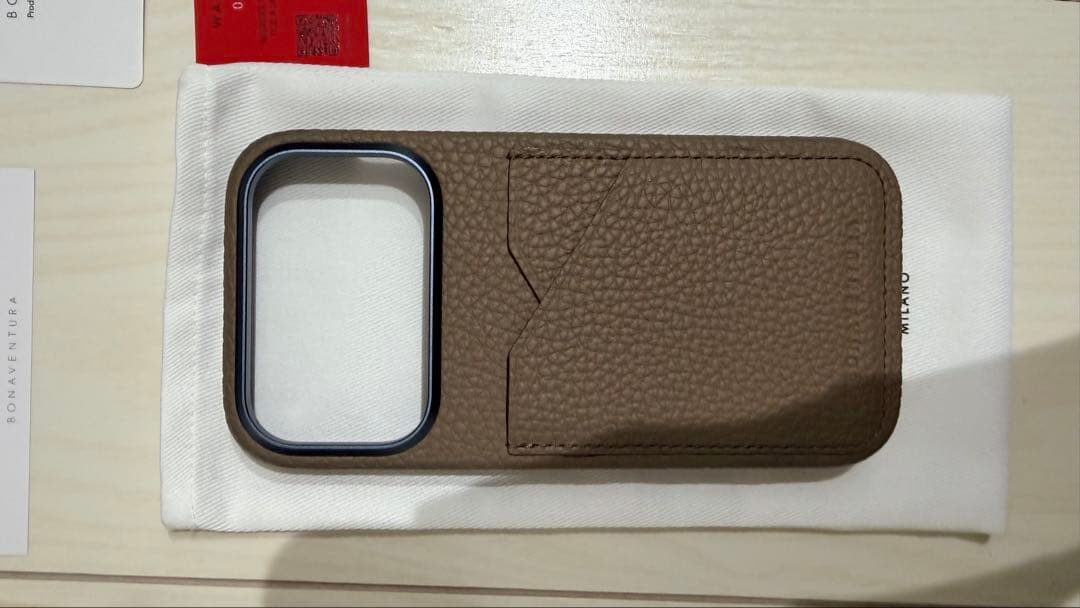 BONAVENTURAボナベンチュラiPhone17proシュリンクケース