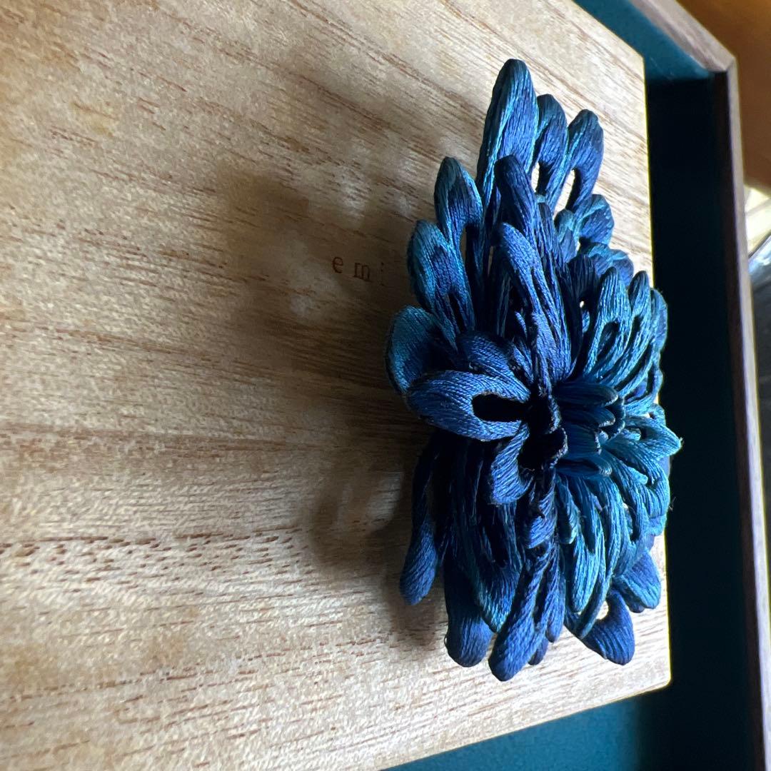 emi takazawa　横振り刺繍　花　ピアス