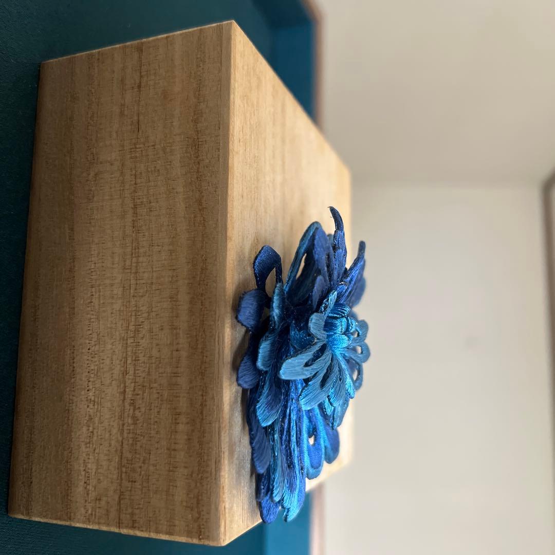 emi takazawa　横振り刺繍　花　ピアス