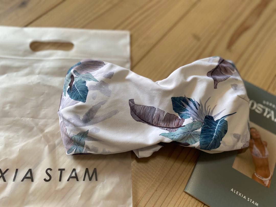 専用になりました❤︎ALEXIA STAM リーフ柄 ベアトップ❤︎水着