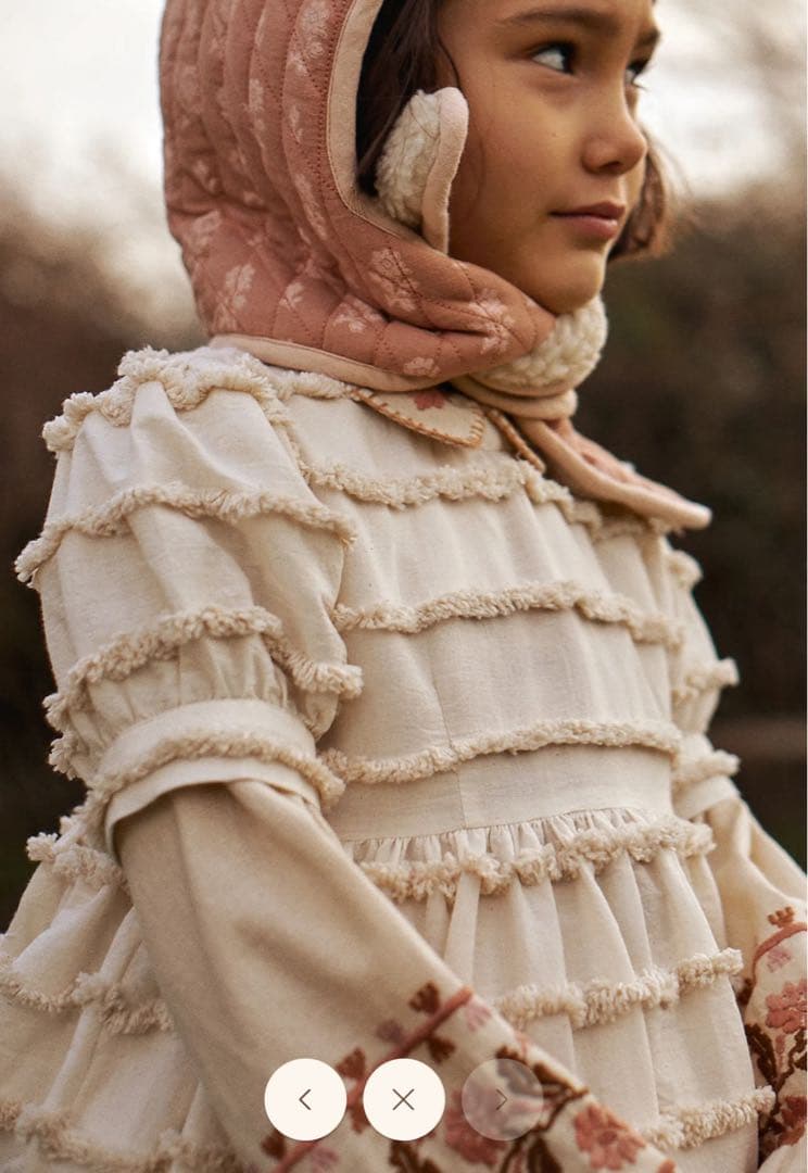 apolina 24AW 新品未使用　7-9y ベージュ 花柄刺繍 長袖シャツ