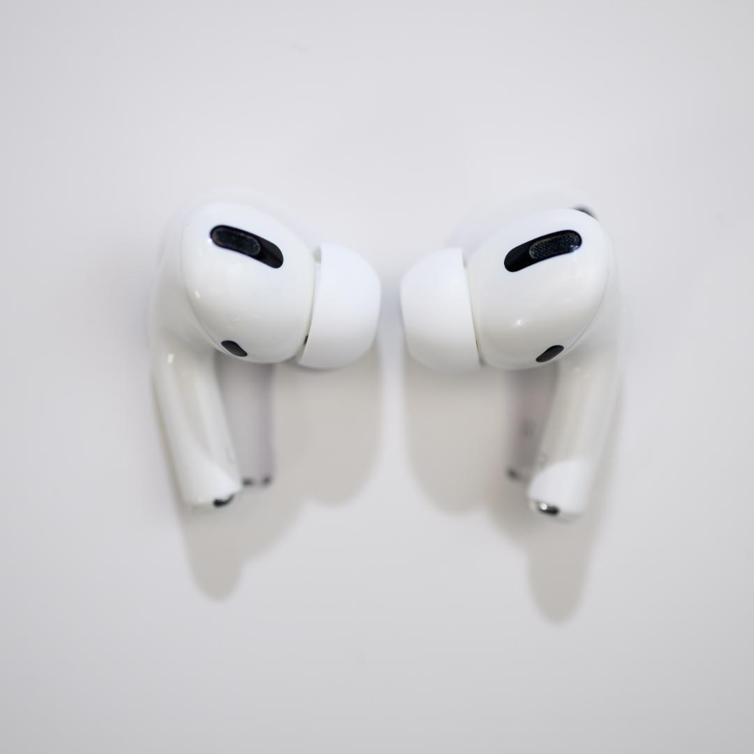【美品】初代AirPods Pro 左右+充電ケース付き