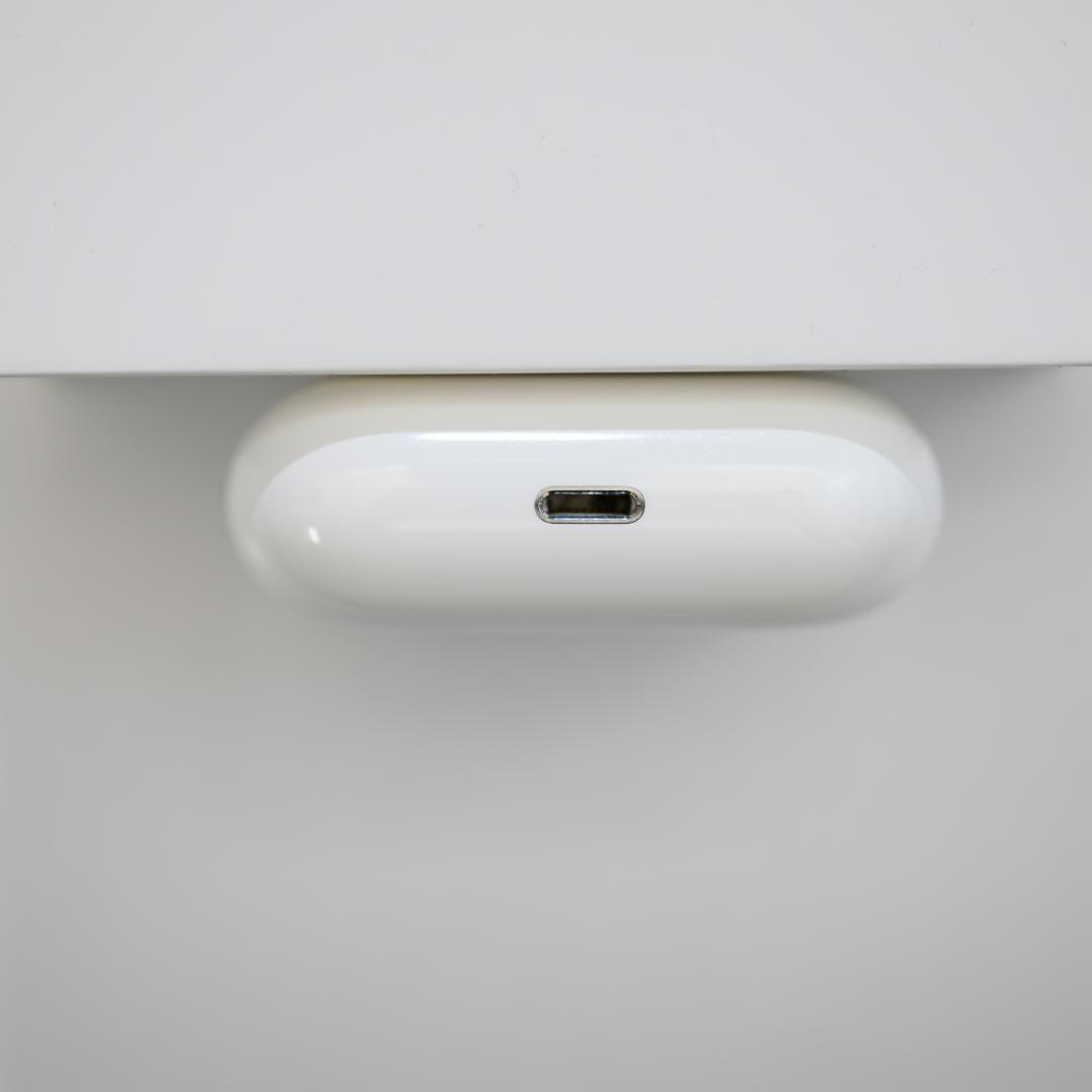 【美品】初代AirPods Pro 左右+充電ケース付き