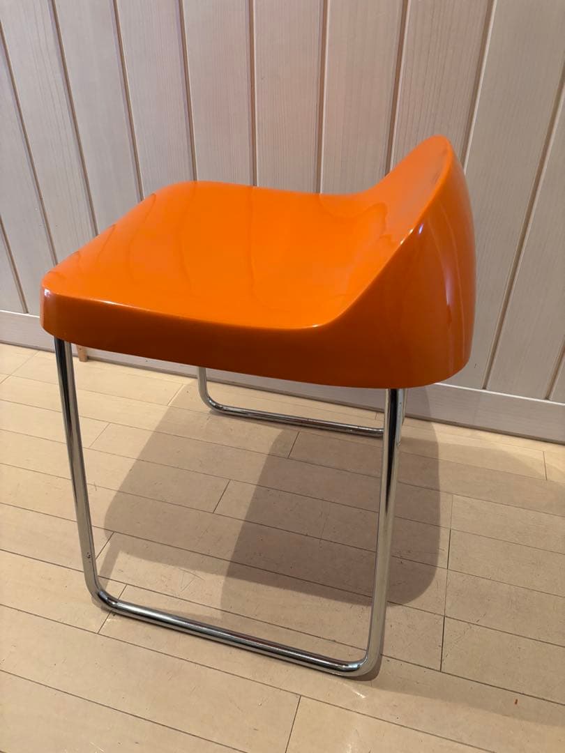 レトロポップチェア