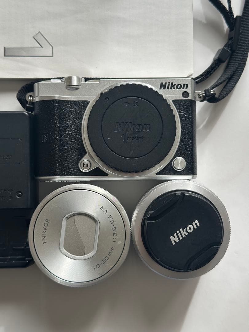 Nikon 1 J5 ミラーレスカメラ ダブルレンズキット