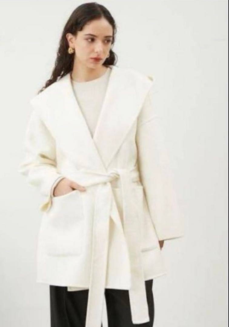 週末限定値下げ　ミラオーウェン共布ベルト付ハーフ丈フードリバーコート