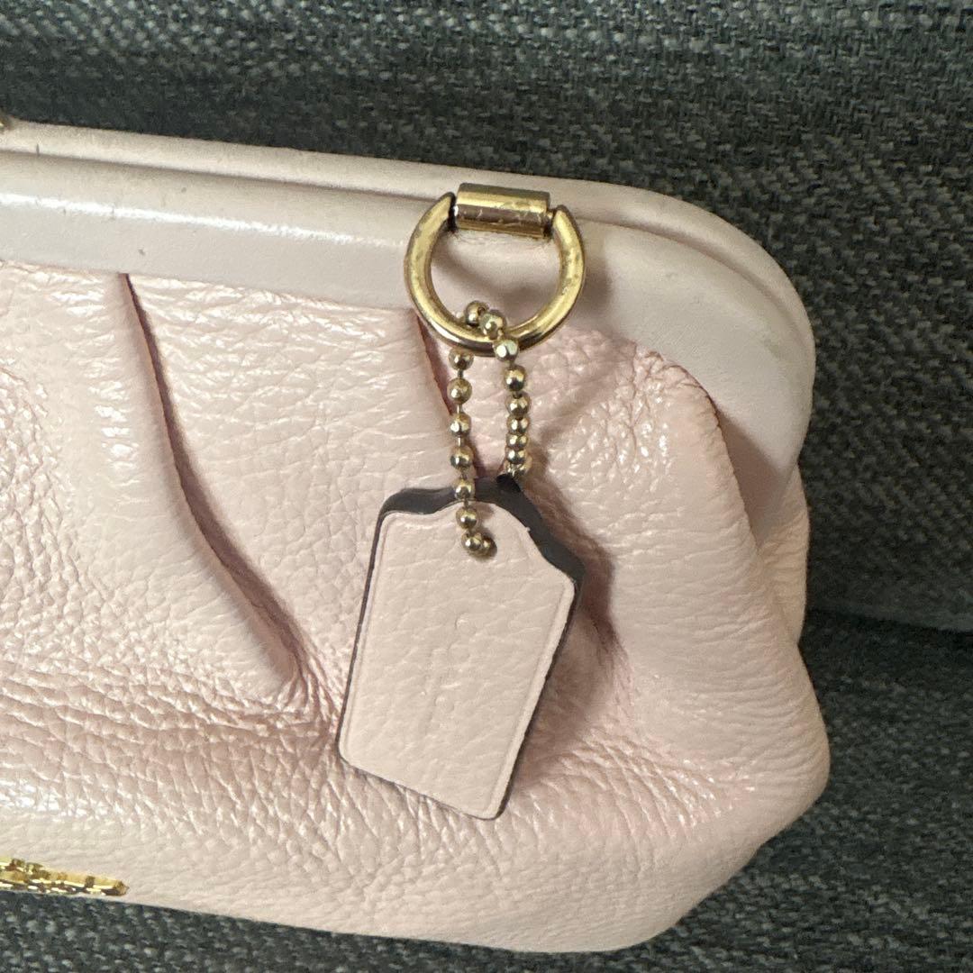 COACH ピンク クラッチバッグ ゴールドチェーン