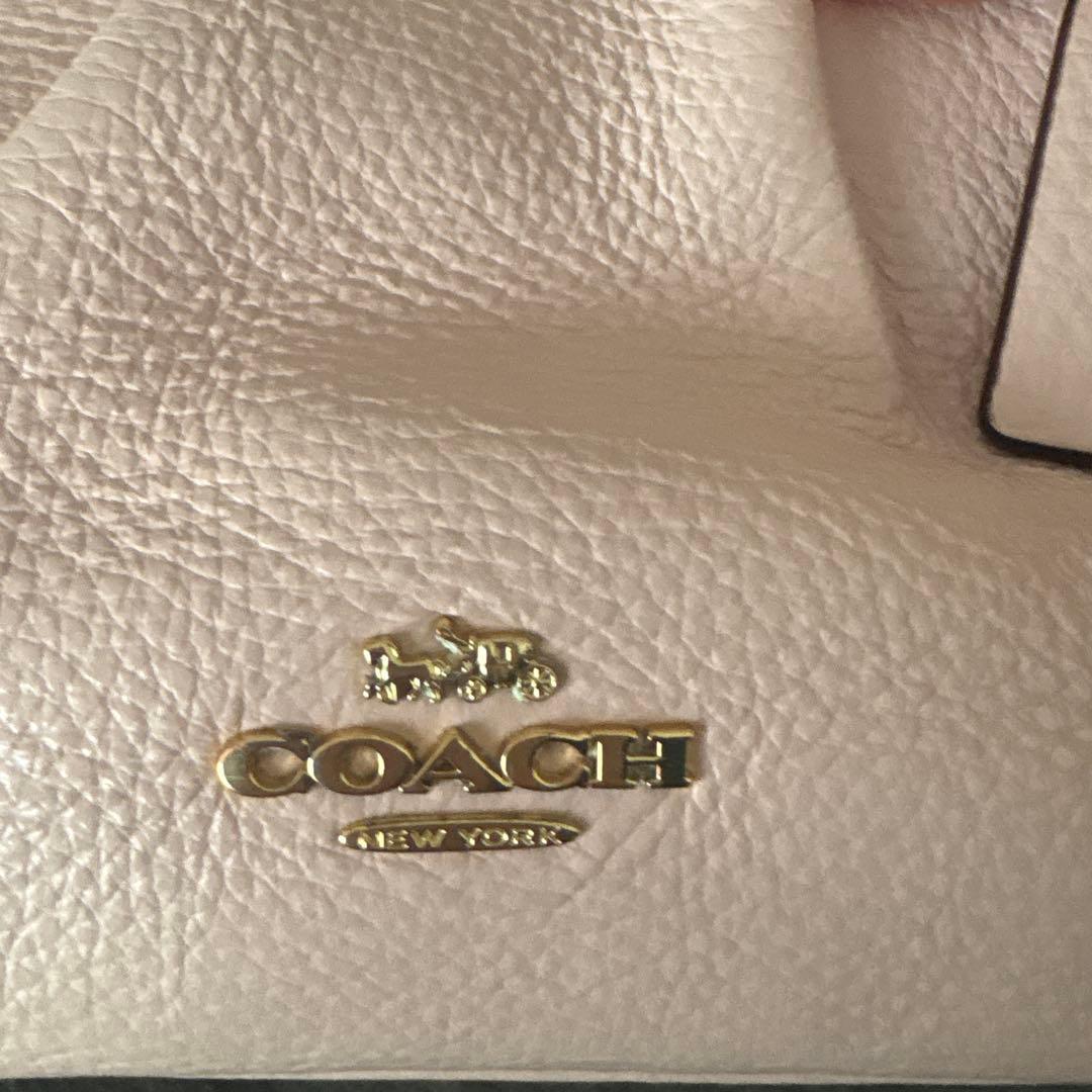 COACH ピンク クラッチバッグ ゴールドチェーン