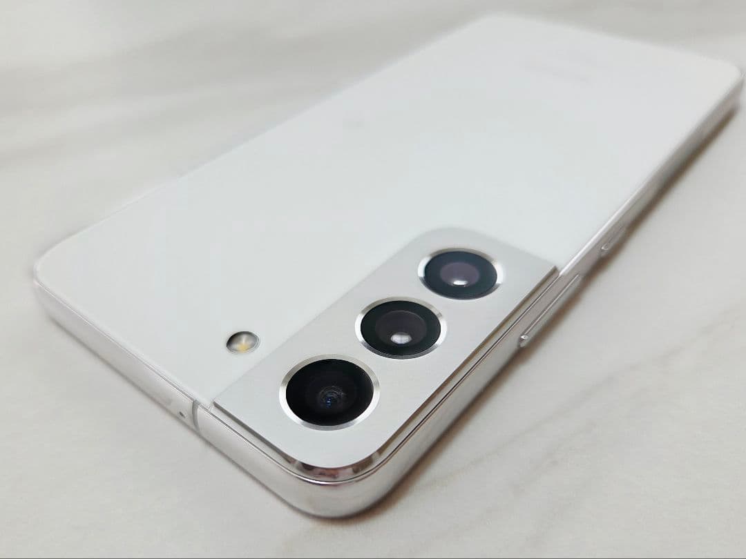 Samsung Galaxy S22 256GB ファントムホワイト