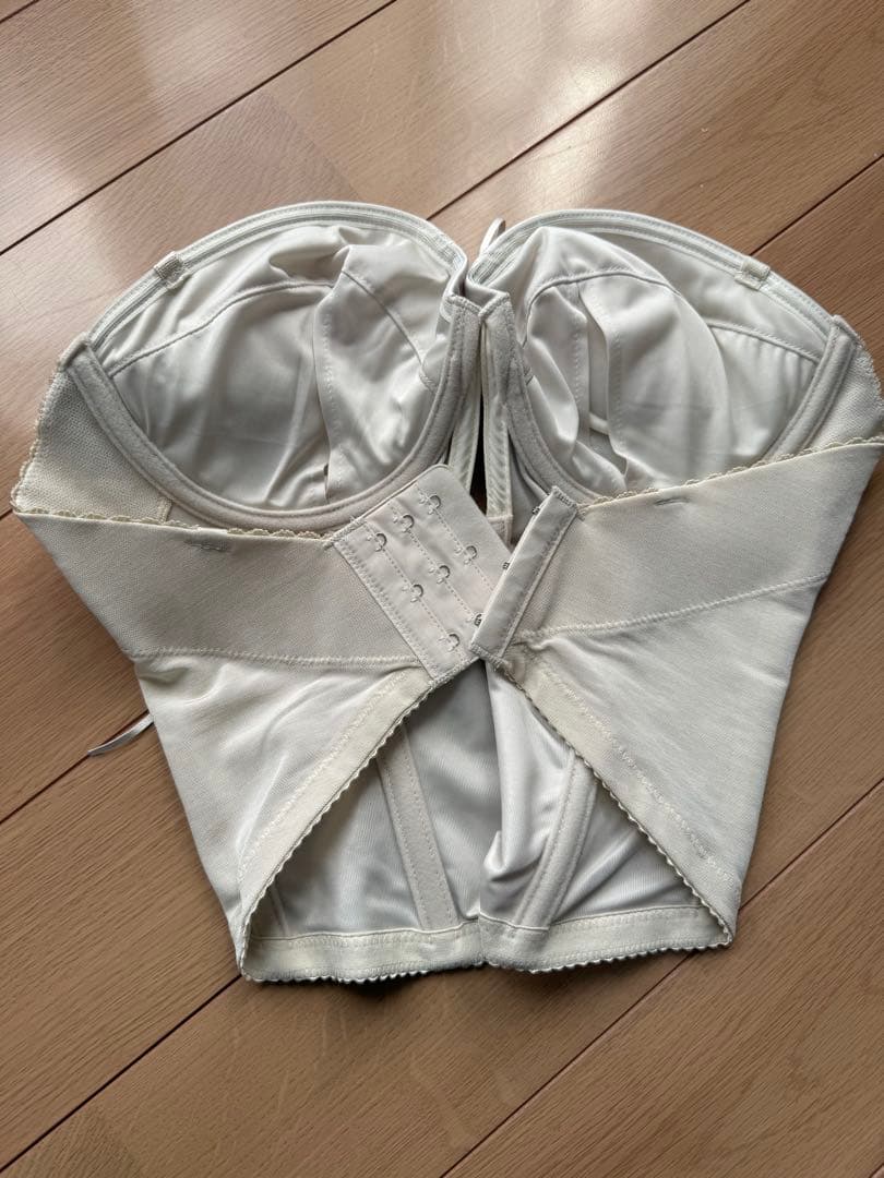 BRIDAL BEAUTE ブライダルボーテ　バックレスビスチェ