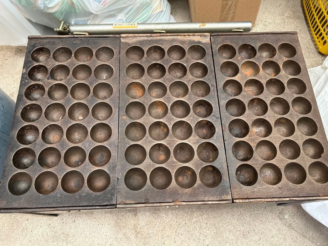 大型業務用ステンレスたこ焼き器 84穴