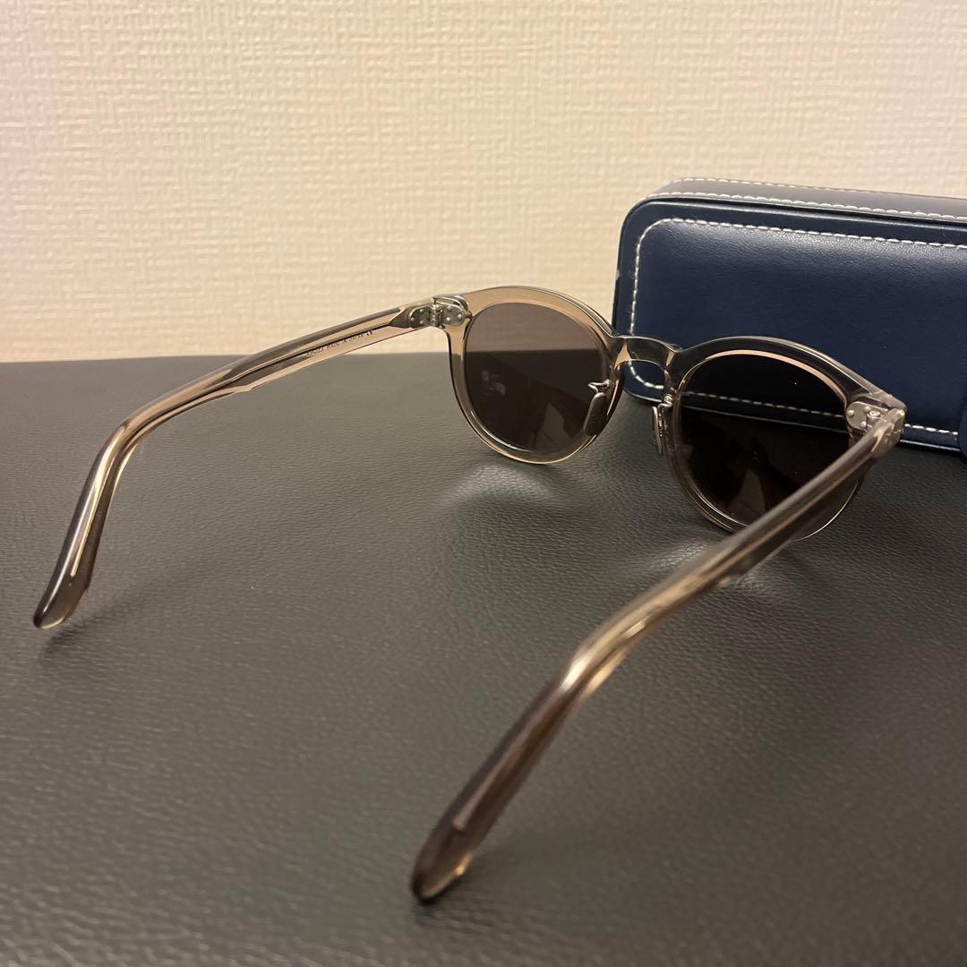 クリアフレーム ラウンドサングラス ケース付き