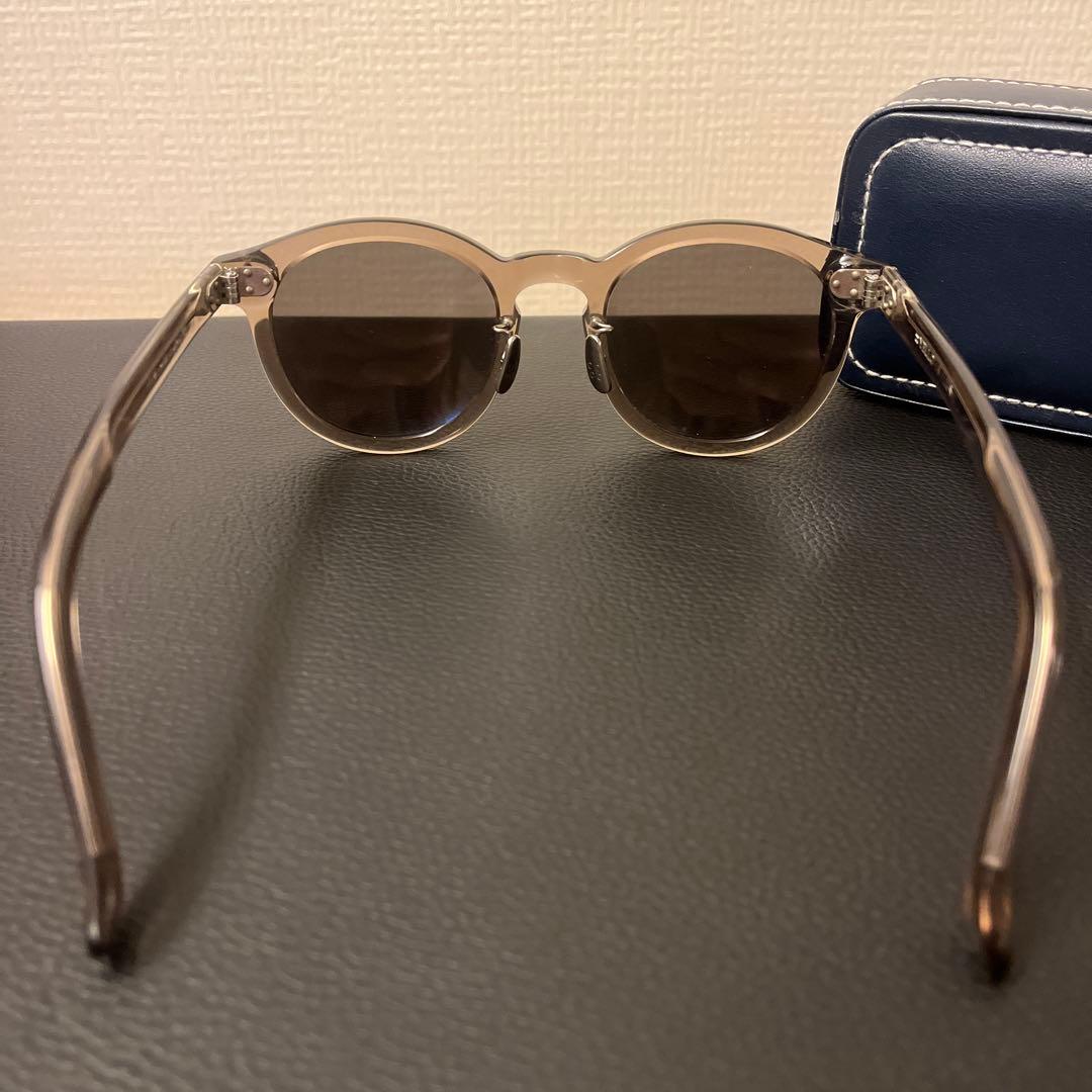 クリアフレーム ラウンドサングラス ケース付き