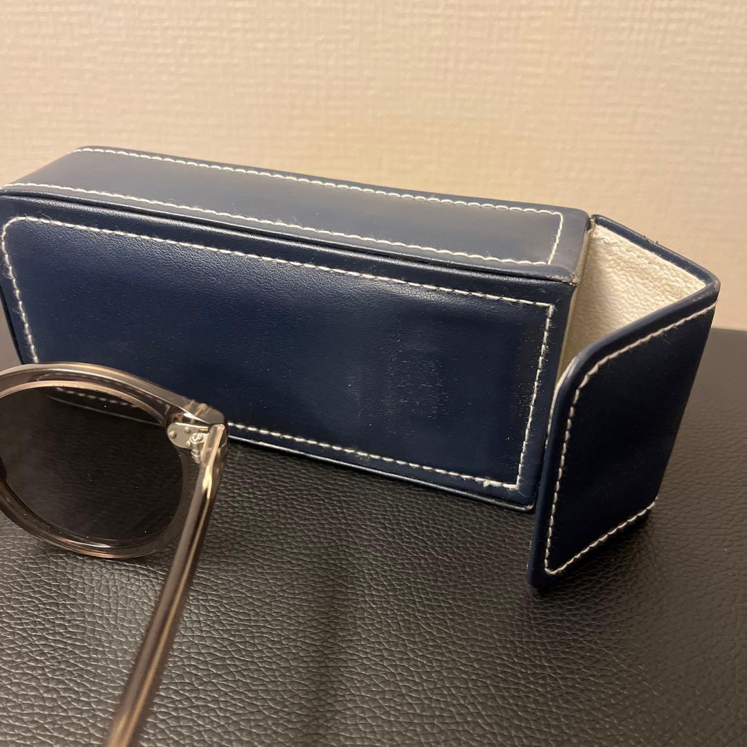 クリアフレーム ラウンドサングラス ケース付き